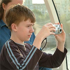 'I can see a Thames boat' 'I can see a Thames boat'